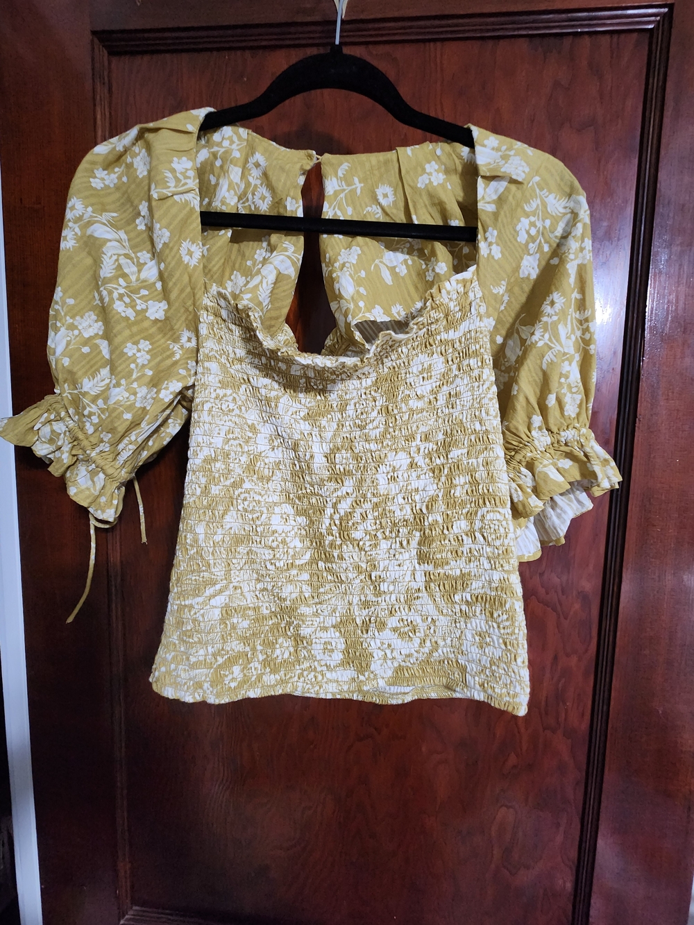 RARE Anthropologie Seersucker Smocked Floral Puff Sleeve Crop Top
